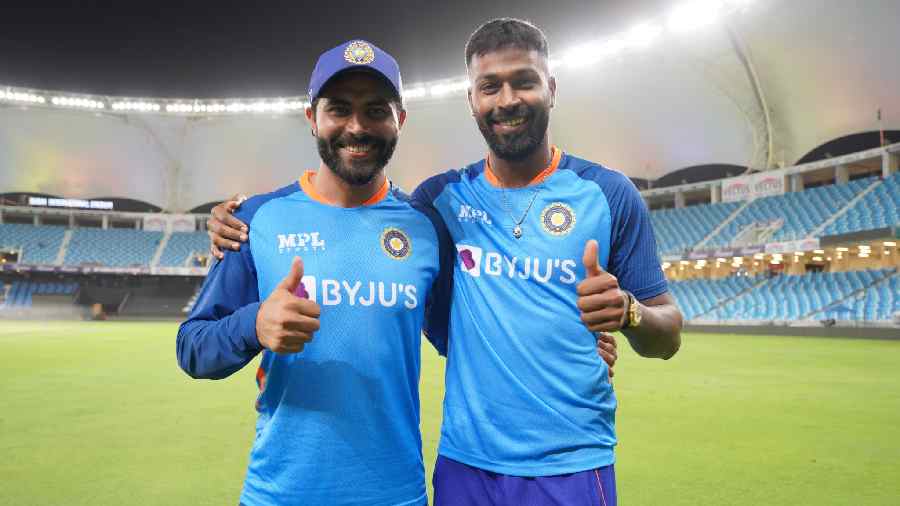The heroes of the victory over Pakistan - Ravindra Jadeja (L) and Hardik Pandya