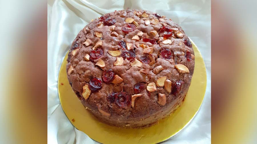 Plant-based fruit, nut and rum Christmas cake