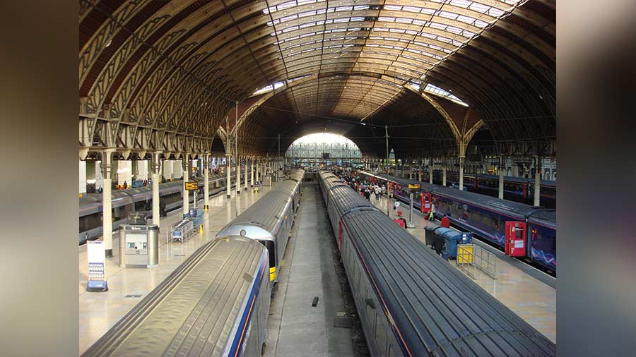 Tanusree finds the train stations in London to be as puzzling as those in Kolkata