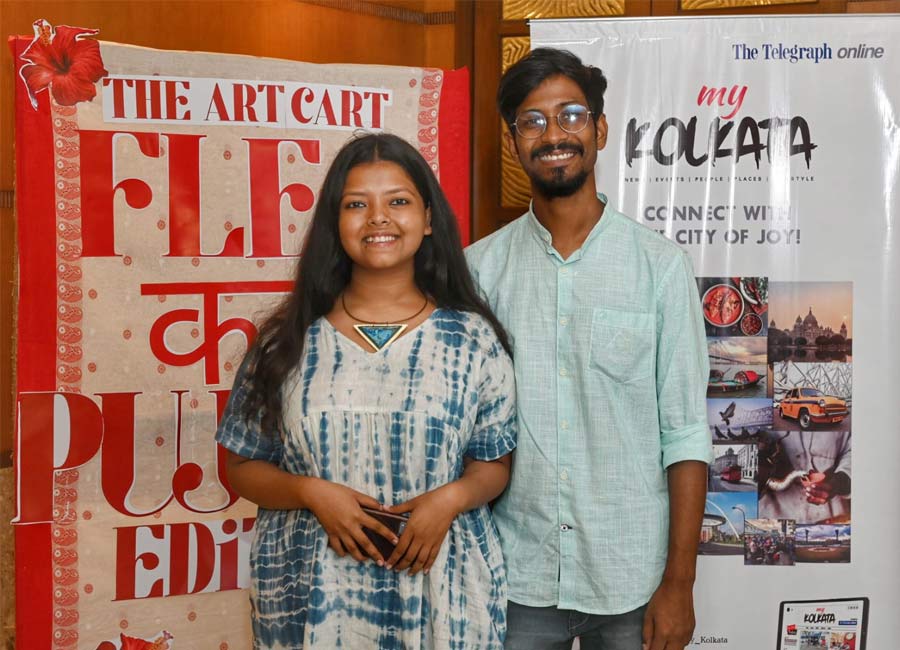Flea-कर, a festive pop-up with My Kolkata as digital media partner, kicked off on a vibrant note on September 2. “We saw around 600 walk-ins yesterday, and hope to see even more over the weekend,” said Shubham Das, 25, co-founder of The Art Cart with Sanwayee Datta, 20