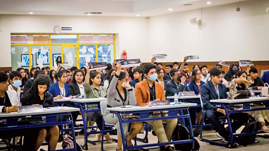 The participants took part in the different committees