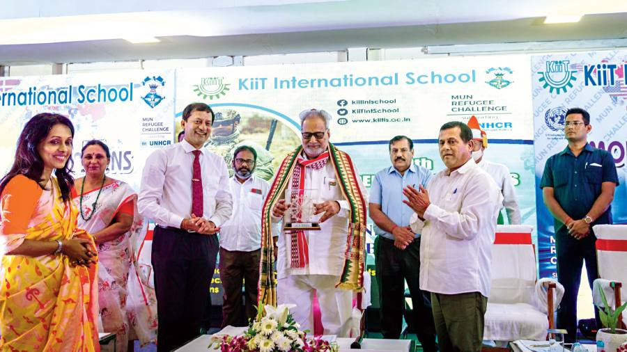 (L-R) Chairperson KiiT International School, Monalisa Bal; Odisha head of UNDP, Abha Mishra; principal, KiiT International School, Sanjay Suar; governor of Odisha Ganeshi Lal; MP of Kandhamal and founder of KiiT & KISS Institutions, Achyuta Samanta