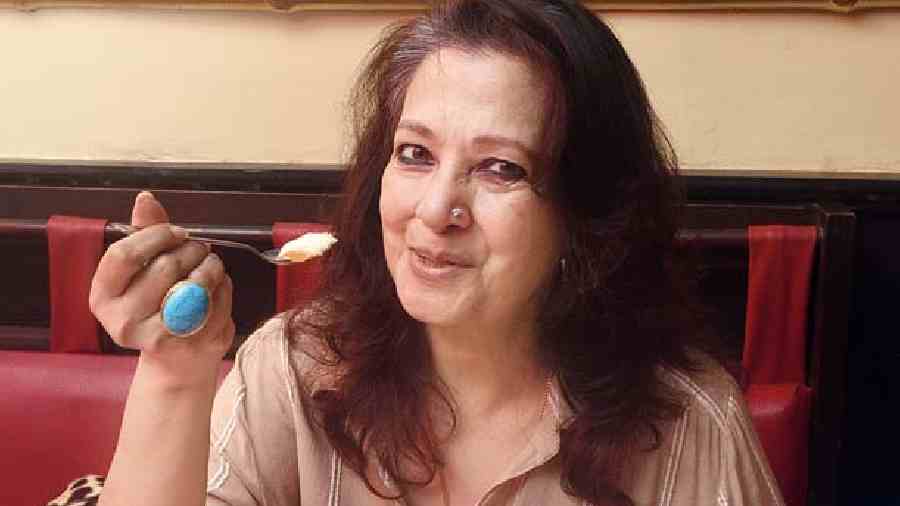 SPOTTED: We came across actress Moon Moon Sen digging into her fave Caramel Custard that she “swears by”!