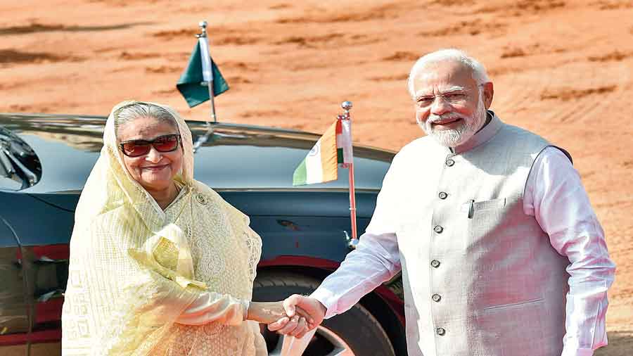 Bangladesh PM Sheikh Hasina is greeted  by Prime Minister Narendra Modi before her ceremonial reception at Rashtrapati Bhavan on Tuesday.