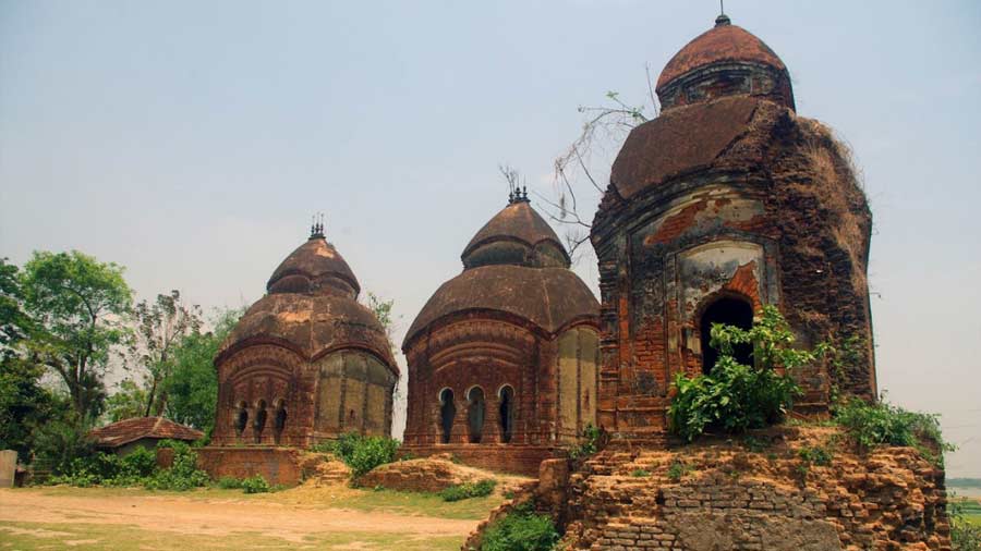 The three temples of Jagannath Bari are in a state of ruin
