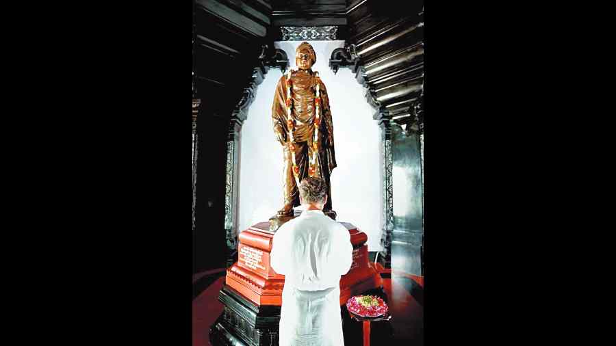 Rahul Gandhi pays homage to Swami Vivekananda during his visit to the Vivekananda Memorial in Kanyakumari on Wednesday.