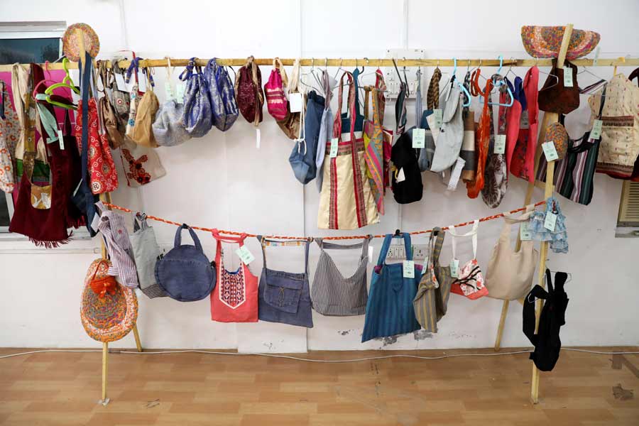 Footsteps Foundation hosted their first exhibition, ‘Re-Turn’ showcasing the creations of children who are being given vocational skill training in stitching. The collection, made by the kids, included bags and home decor items which have been upcycled from old clothing 