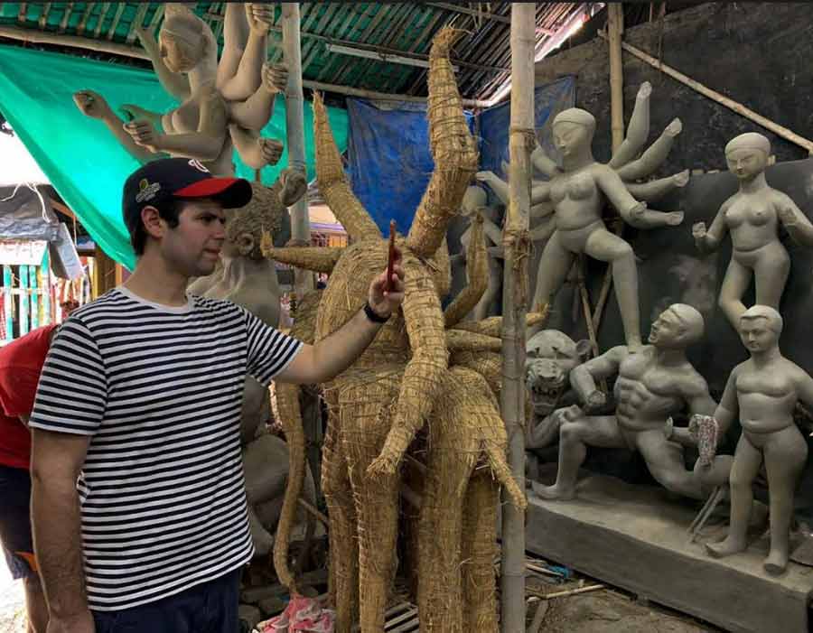 On September 9, assistant Public Affairs officer Matthew Bikoff, US Consulate General Kolkata took a photo walk at Kumartuli checking out Durga idols in the making. He captured the unfinished idols on his phone camera.