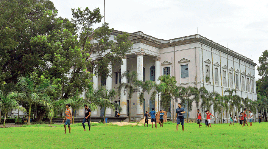 Serampore College in Hooghly, which had recorded  67 bird species.