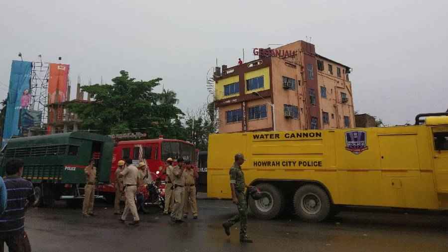 Water canons stationed by Howrah City Police at Santragachi ahead of BJP’s protest rally to Nabanna.