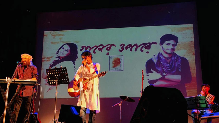 ‘Gaaner Oparey’ and how its music became a middle ground for Ghosh and Mishra was a recurrent theme during the evening