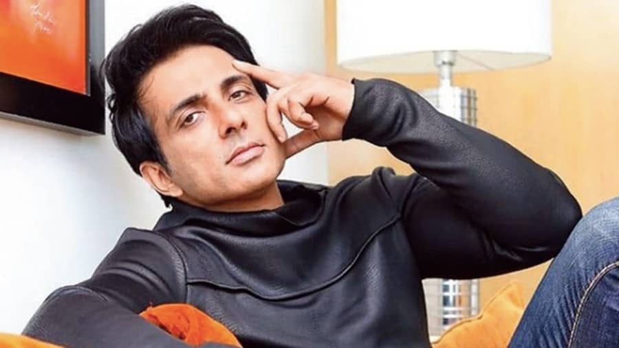 Philanthropist and humanitarian, Sonu Sood, who ended up making a big name for himself in the Hindi film industry, was a student of  Yeshwantrao Chavan College of Engineering (YCCE)