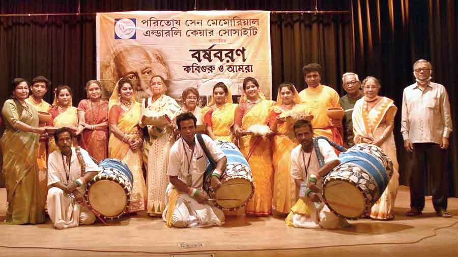 Performers of the elderly care society at Rabindra Okakura Bhavan
