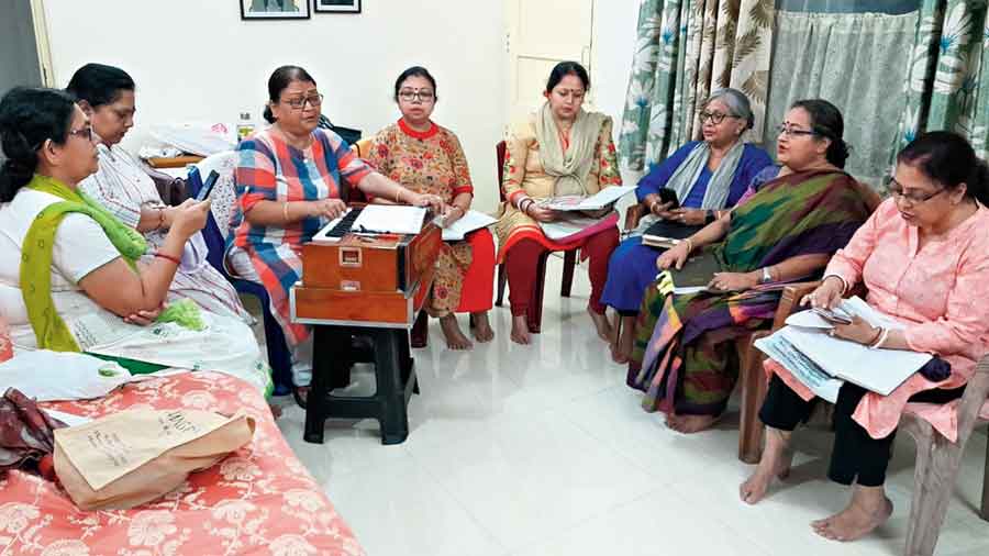 DA Block ladies practise for their matri vandana music show on Sashthi
