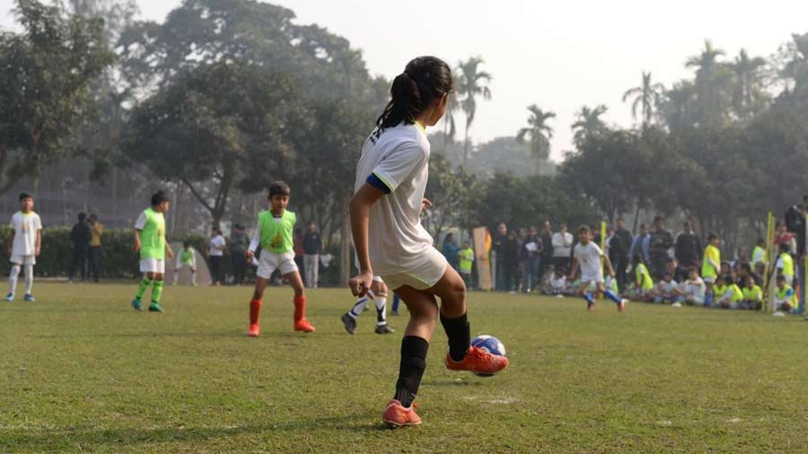 The students begin with a warm-up, followed by technicals, after which they play a 20-minute match, before ending with a cool-down