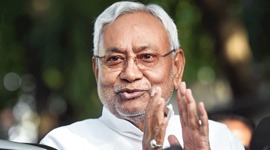 Bihar: Manjhi supports Nitish