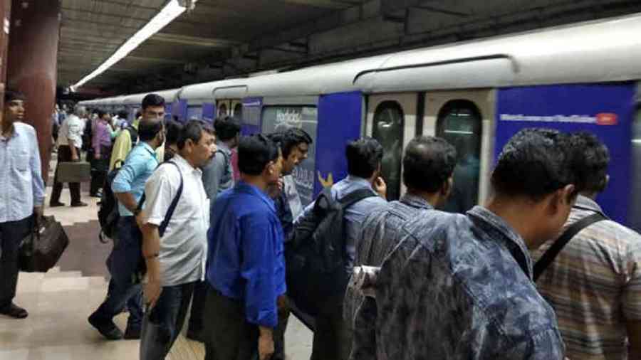 All-night Metro Railway trains back on Durga Puja days