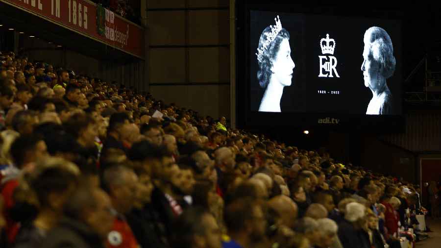 The Premier League pays tribute to Queen Elizabeth II