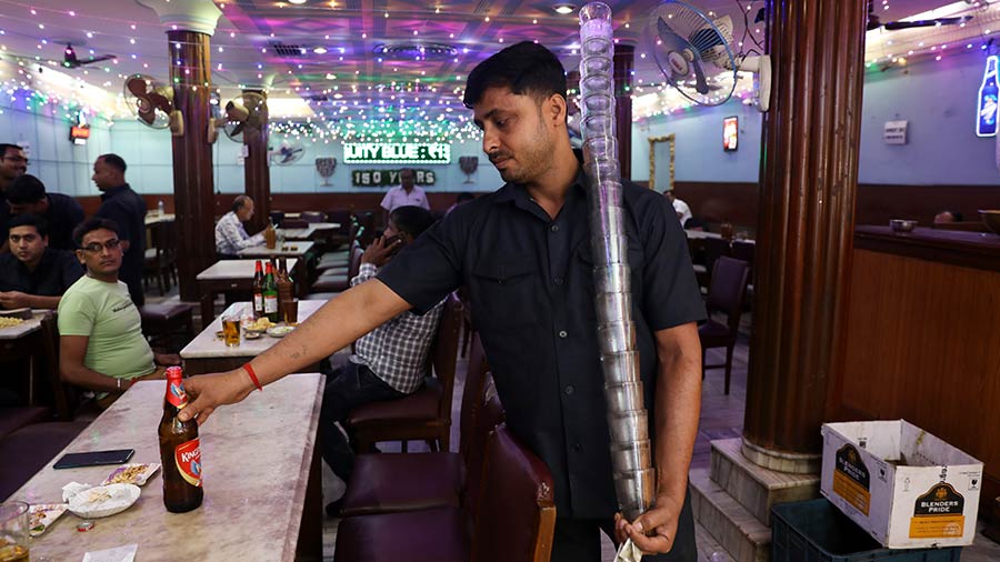 An art practised with precision — a way of serving many during rush hour, that has endured time at The Shaw’s Bar, aka Chhota Bristol 