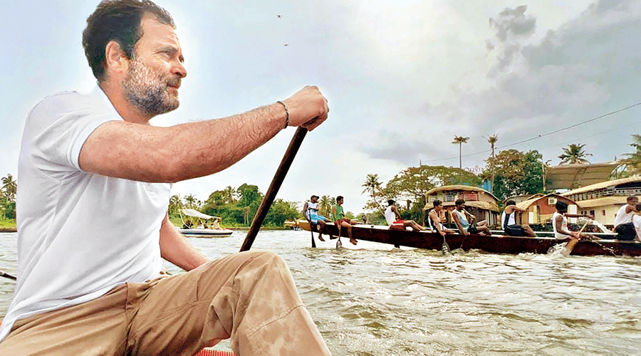Rahul Gandhi participates in a snake boat race exhibition in Punnamada Lake in Kerala on Monday. 