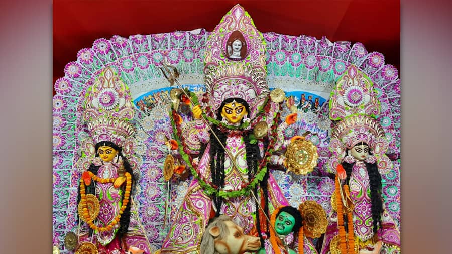Women remain in the forefront at Tollygunge Chatterjee family’s 95-year-old Durga Puja