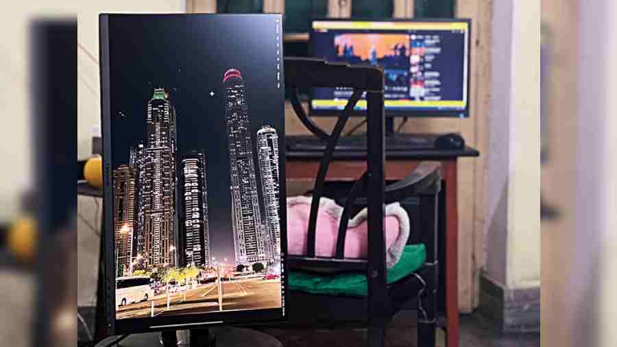 You can rotate the monitor to make photo editing easy