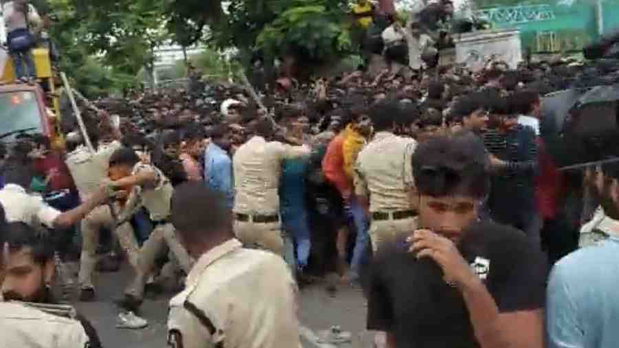 Hyderabad: Love for cricket incurs assault