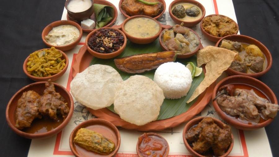 Thali, buffet or a la carte, help yourself a plateful of goodness! 