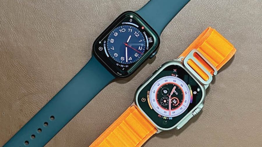 Apple Watch Series 8 (extreme left) and Apple Watch Ultra