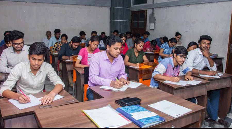 The board announced the dates of the TET hours after education minister Bratya Basu said the education department was close to resolving the tangle over recruitment.