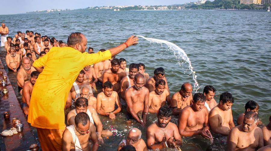 Reverence at its best at Upper Lake in Bhopal