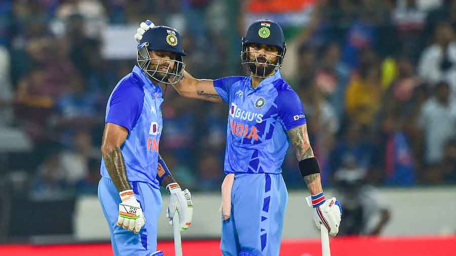 Virat Kohli (R) with Suryakumar Yadav