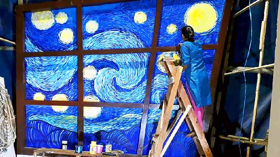 Starry Night-inspired puja of Sovabazar Burtola Sarbojanin