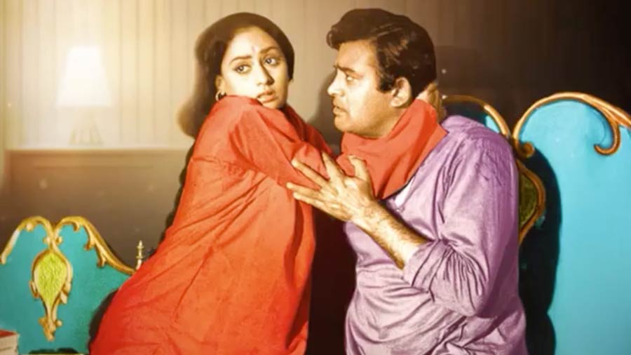 Talk of seductive numbers, 'Bahon Mein Chale Aao' from 'Anamika' (1973) took her to a different league and it was again the RD Burman magic that stole the show