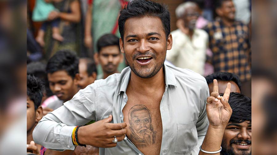 A Modi admirer flaunts his reverence for Prime Minister