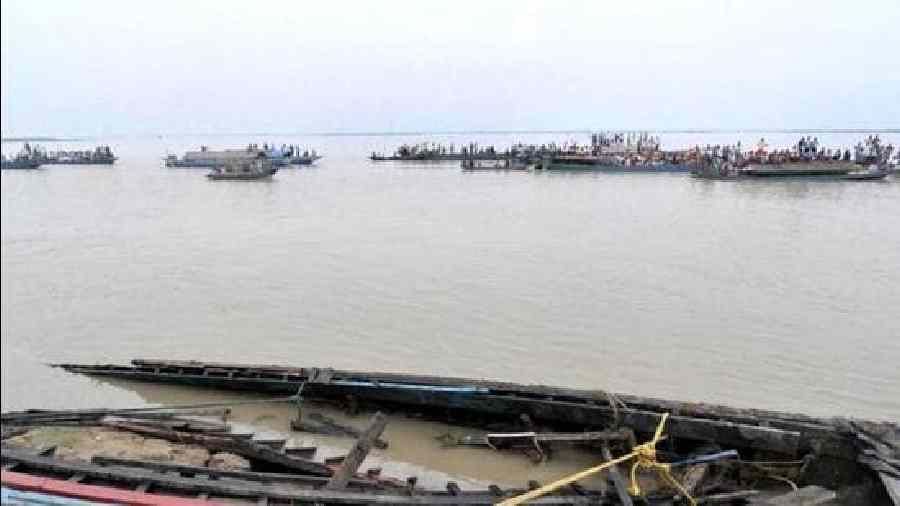 Assam Seven Persons Missing In Assam Boat Capsize In Brahmaputra