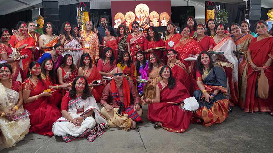 More than 3,000 people assemble at HDBS to celebrate puja every year