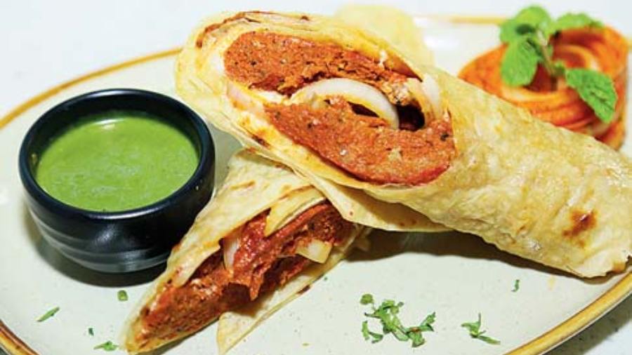 Raasta Seekh Wrap: If you are looking for healthy rolls, try these with succulent seekh kebabs filling and with a wrap of Indian flat bread with onions. A great substitute for kathi rolls.