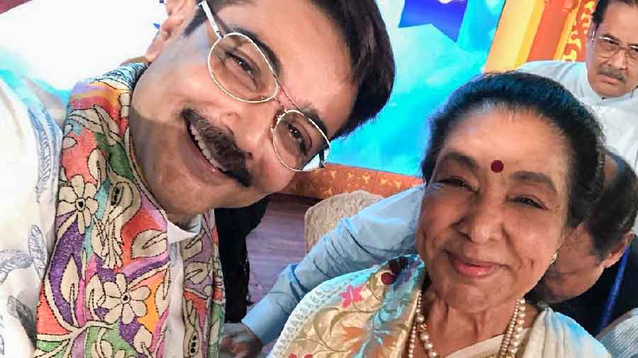 Bumbada shared this photograph with Asha Bhosle on her birthday