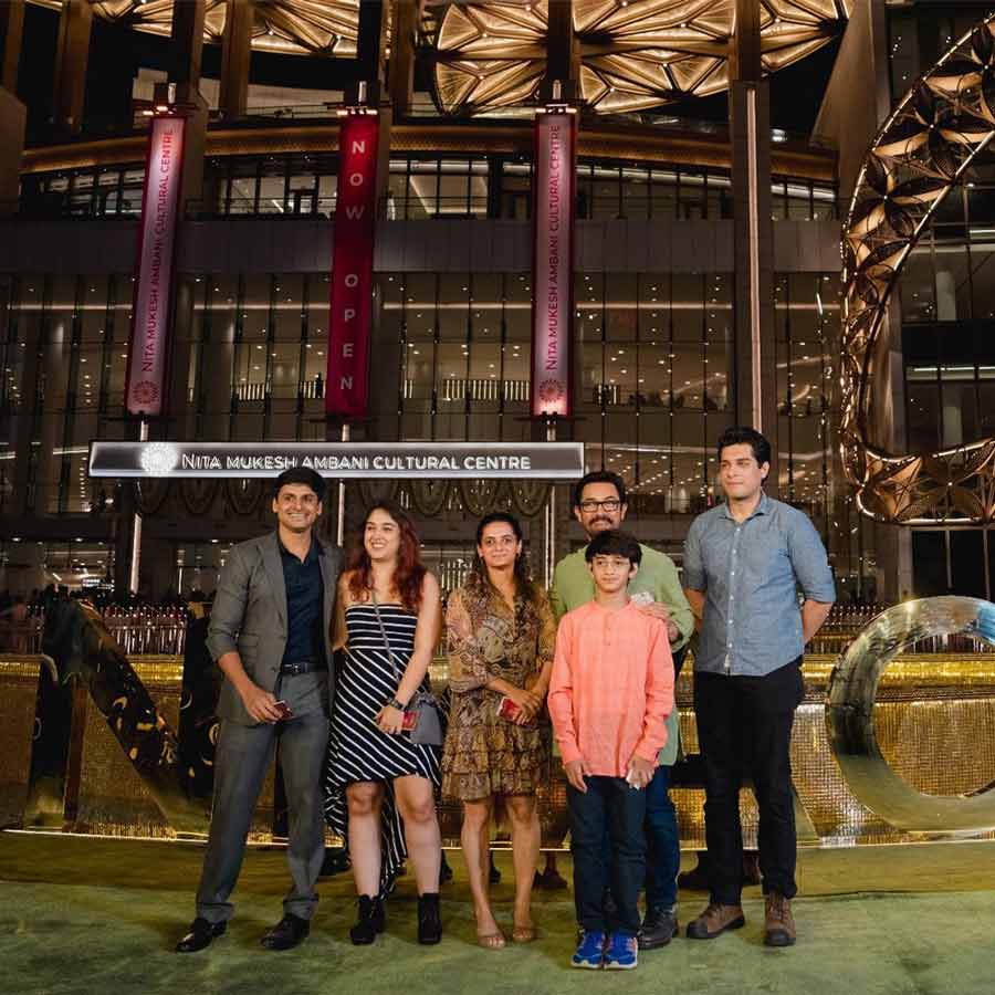 Aamir Khan showed up with his entire family for the opening night. The Laal Singh Chaddha actor went for a simple green kurta and denim pants. Joining him were his sons Junaid Khan and Azad, his daughter Ira Khan and her fiance Nupur.