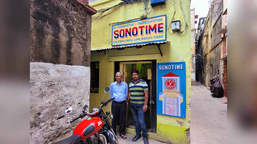 Swapan and Satyajit Dutta outside Sonotime, their workshop in Kolkata’s Madan Gopal Lane 