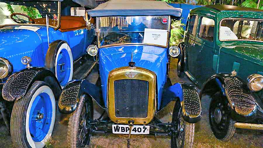 A 1927 Austin 7 (Chummy) in a beautiful shade of blue was part of the display. It is owned by Syed Afzaluddin Hossain.