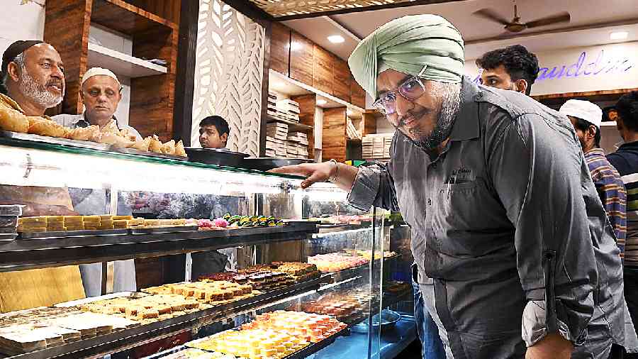 Greatly impressed by the quality of the sweets, chef Chadha’s verdict was that this was “the best halwas and gulab jamun. Super rich with the right amount of ghee and sugar. Best experience and I can’t wait to get my team here to try the stuff.”