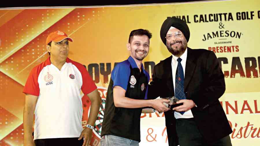 The Most Valuable Male Player of the tournament, Vikash Kothari of team Bengal Rowing Club (BRC).