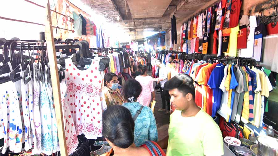 Shoppers at Hatibagan