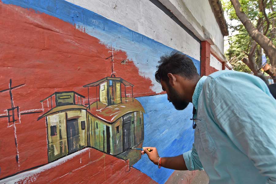 As a part of city beautification, a project to adorn the boundary walls of Syama Prasad Mookerjee Port Trust on Strand Road with graffiti and also to create awareness about Kolkata’s history and heritage began on Saturday. The initiative has been taken by Syama Prasad Mookerjee Port Trust along with the Rotary Club of Calcutta. The entire 1.23-km stretch between the Fairly Place and Brabourne Road crossing on Strand Road will showcase the history and important landmarks of Kolkata through wall paintings. Graffiti artist Sayan Mondal has started work. According to Partha Pratim Mukherjee, special project chairman of Rotary Club, about 100-odd graffiti will be painted. 'The walls have about 265 frame-like structures and they will be painted. The project would take about three months to complete and it would cost around Rs 16 lakh,' he said, adding that the project is being sponsored by ArcVac Forge Pvt Ltd