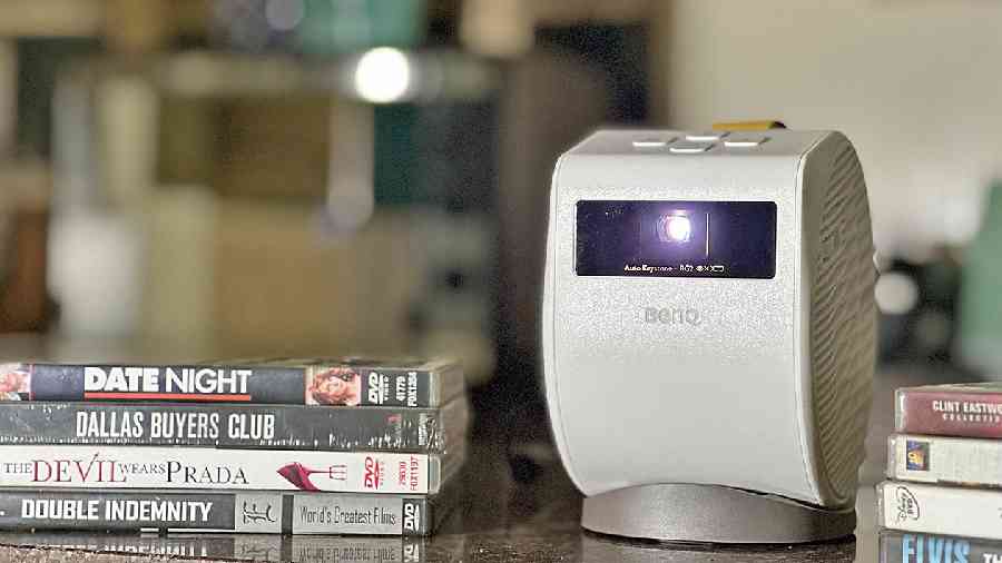 BenQ GV11 Compact Portable Smart Projector can be kept anywhere to get a big projection. 