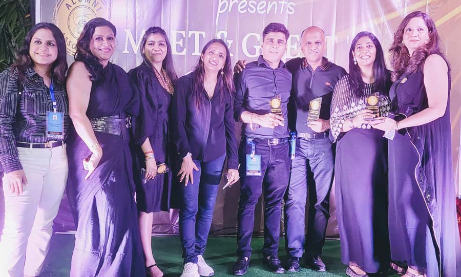 The core committee of the Mahadevi Birla Shishu Vihar Alumni Association (from left) Rajshree Kejriwal Nagori,  Shilpi Jaiswal Sen, Kalpana Kanstiya, Anuradha, Ritesh Pandey, Sanjeev Chaudhary, Ritika Biswas, Namrata pose for a photograph.  