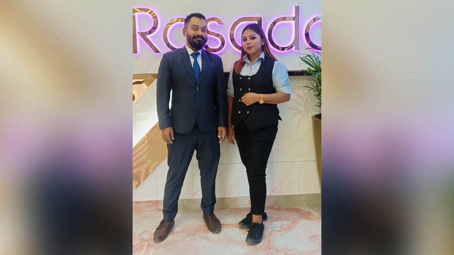 Pooja with (right) mentor and Trapeze general manager Kobid Sinha at Rosado, Jaipur