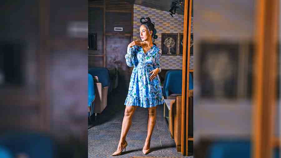 Calm and serene, this blue floral dress has a certain laid-back chic. “The colour of the ocean. I love it! This is what resort and summer styles are made of,” said Ushoshi. A touch of blue on the eyes has so much romance.